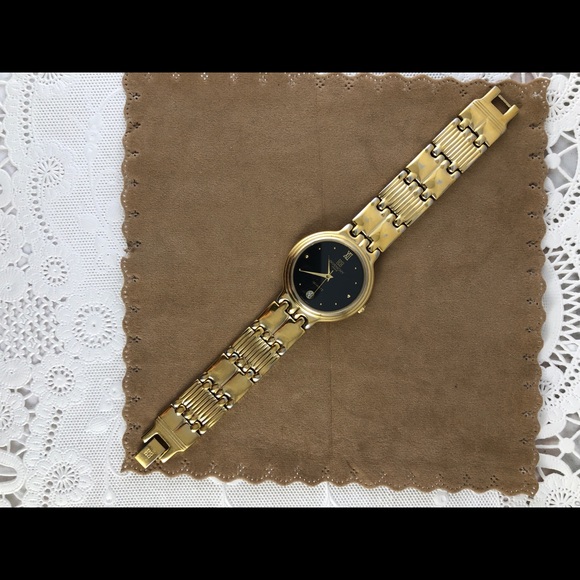 Vintage Givenchy Paris Watch Gold Tone Date at 6 - Picture 4 of 6